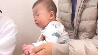 Mom: Do you have a dad? Baby: No! Dad: ???