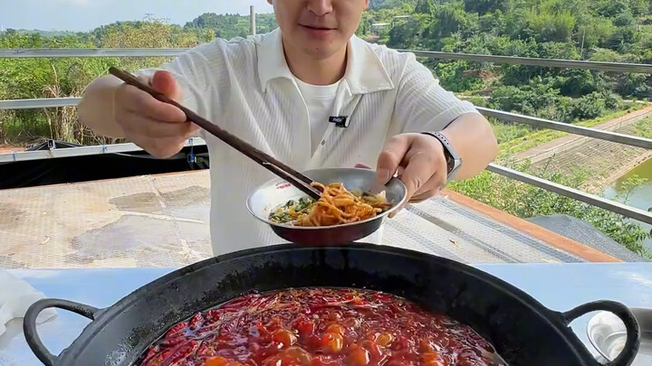 The first hot pot of summer—eating it made me sweat buckets, so satisfying!!