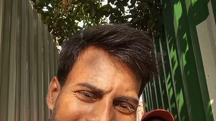 Deshe thaika polapain bap-dadar jomi-joma loiya emon bhab dekhay! 😂Amago moto ekbar bidesh aiso bha
