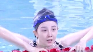 Khuôn mặt và dáng người này đẹp đến vậy, sao lại có người hoàn hảo đến thế?