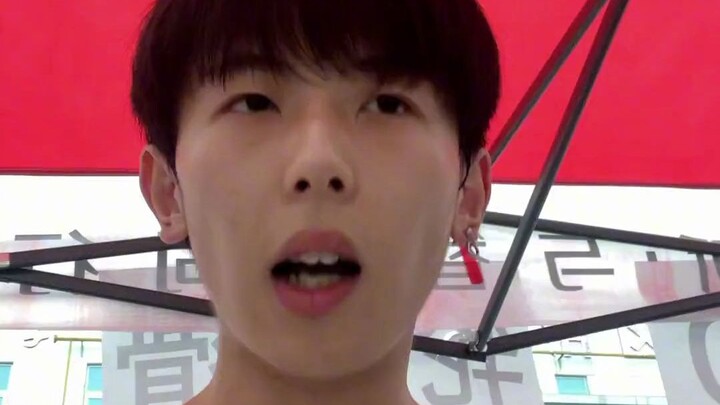 Người này đúng là không biết nói chuyện!