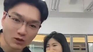 小伙的初恋不跟自己和好 因为她去全球前50的大学留学 #搞笑