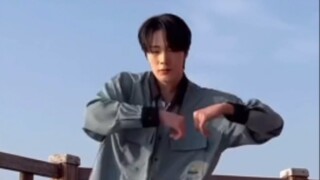 أعضاء فرقة HAWW الكورية الجنوبية يرقصون على أغنية فرقة BOYSTORY الصينية "هه؟! What's Poppin"