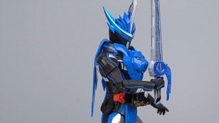 Inexpensive, don't buy it! Bandai SHF Kamen Rider Blades Lion Wars Out of the Box Trial
