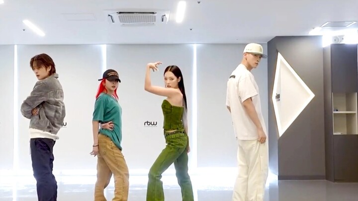 【KARD Dance】KARD practice room dance version of "ICKY"!