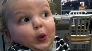 ทารกและเด็กที่ตลกที่สุด Fun Fails and Moments - พยายามอย่าหัวเราะกับโฮมวิดีโอที่สนุกที่สุด