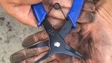 Dual-purpose circlip pliers for automobiles, both internal and external clamps can be easily handled