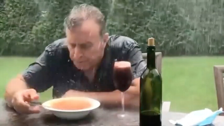 Mari berduka dengan elegan sejenak