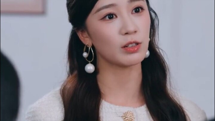 CIUMAN MESRA DARI KAKA ANGKAT