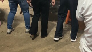 Teman-teman yang belum pernah melihat tarian ini bisa lihat nih, langkah tiga kali khas daerah Pu'er