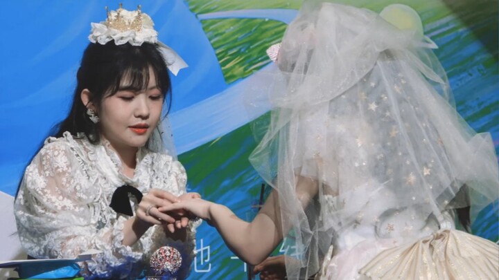 Anh A, tôi tố cáo: Có người phạm tội đa thê tại buổi ký tặng! 44 giây thì kết hôn được bao nhiêu lần