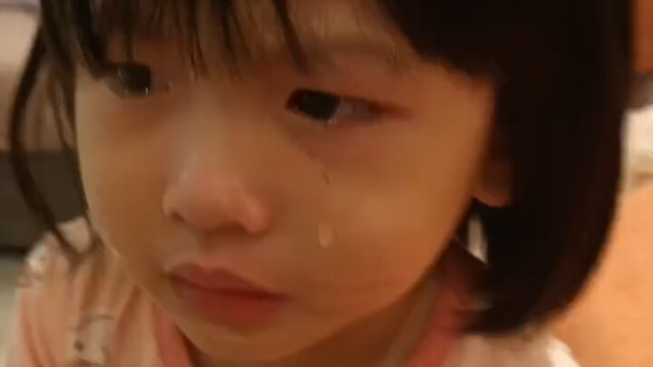 หลานสาวร้องไห้ทันทีที่ไม่เจอคุณลุง