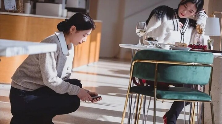 ละครเรื่องนี้สมควรได้รับการขนานนามว่า “ตู้เก็บรองเท้าของพี่เป้ย” มาก รองเท้าทุกคู่มีเสน่ห์จริงๆ! -