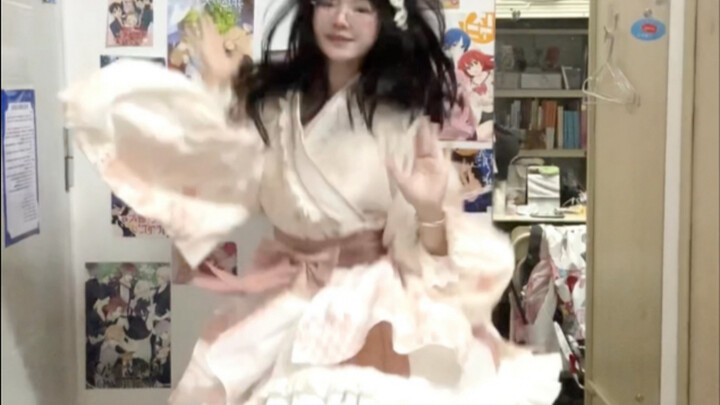 18 عامًا | شكر خاص لعشاق المليون! رقصت بجدية تامة [الإله الانسيابي pjsk]، شكرًا للمشاهدة! ๑'~'๑