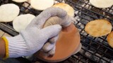 The authentic way to prepare a Japanese Senbei