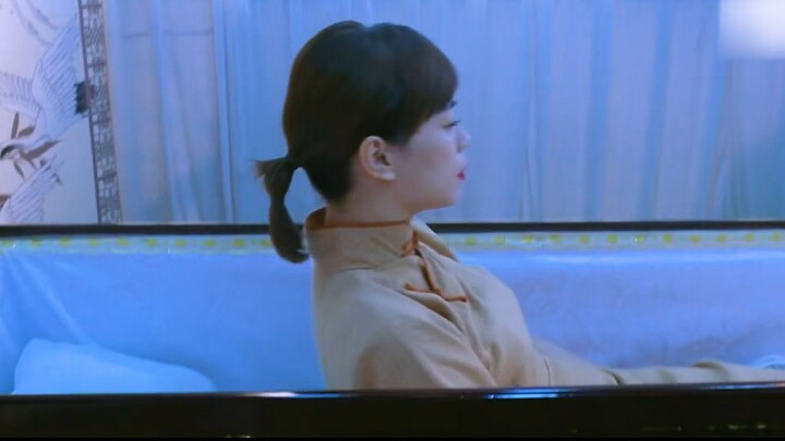 女演员在演尸体的时候竟然在棺材中睡着