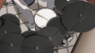 Âm thanh của trống điện tử nhìn từ bên ngoài tệ đến mức nào? Kính gửi Mujica