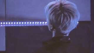 【جايمين】 الأخ جي جاء ليلعب الكرة لكنه أضاف اسم الشركة