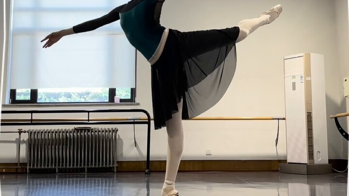 [Ballet dancer's weekly outfit] Yumiko