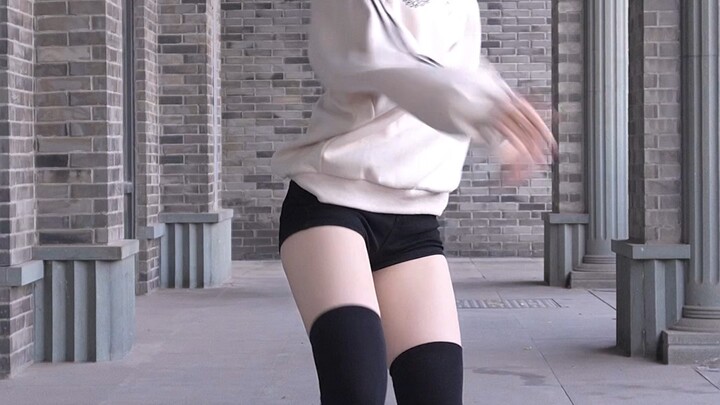These legs look so strong—just like Jennie!