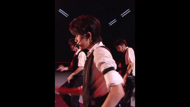 Thật kỳ diệu khi được chứng kiến tận mắt. Hóa ra chỉ có Tống Á Hiên mới phù hợp với vị trí Đô trưởng