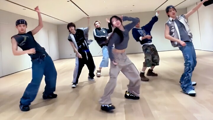 Usually, cha only collaborates with a maximum of 2 or 3 people, but she actually filmed with the ent