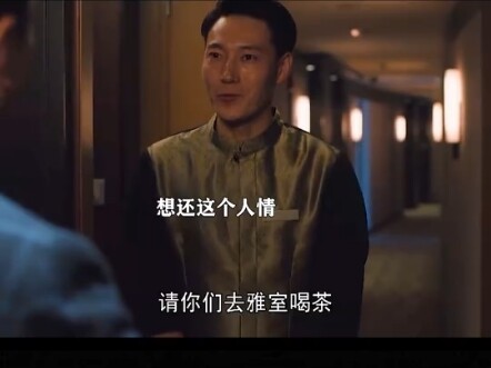 A seasoned office pro uses just one photo to effortlessly connect with a big shot!