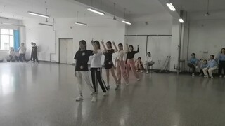 Koreografi aerobik mahasiswa "Happy Worship", skor rata-rata 95+!!! Nilai tinggi di kelas pendidikan