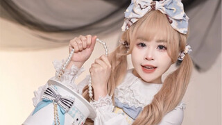 The cabbage Alice-printed Lolita that's been all the rage lately.