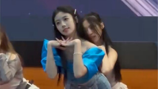 lovedive dengan riasan dan kostum yang sangat mirip