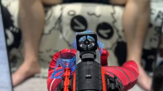 小侄子的这个蜘蛛丝发射器 放到大学生届也是相当炸裂。