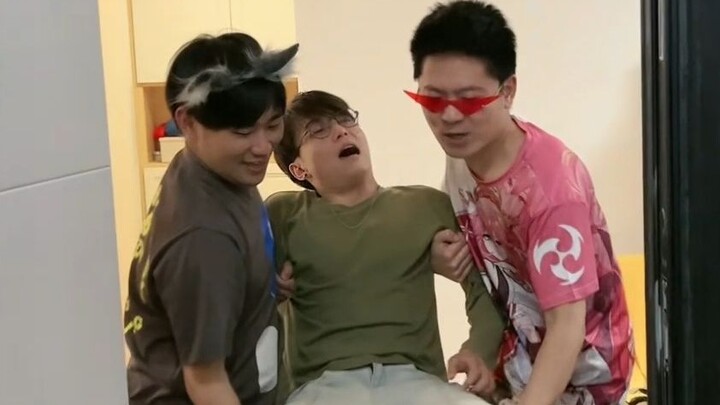 Kicked from the team for not playing Genshin Impact