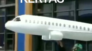 #Kerenn #PesawatDariKertas #BisaTerbang