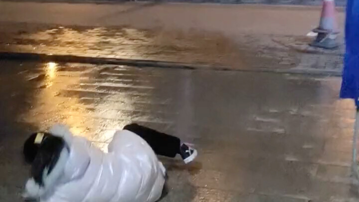 Có hai cái, nhưng không nhiều.