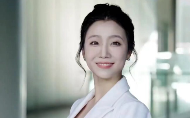 أحسنتُ نيةً عندما أهديتُ زميلتي قلادةً تزيد قيمتها على مئة مليون، لكنني لم أتوقع أبدًا أنها ستفعل بي