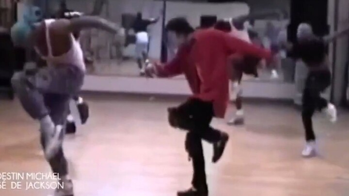 Born to dance, with a light and graceful figure "Michael Jackson"