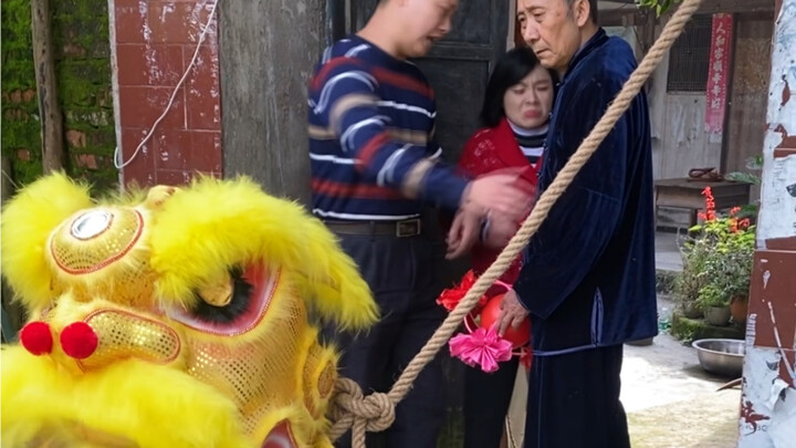出狮不利