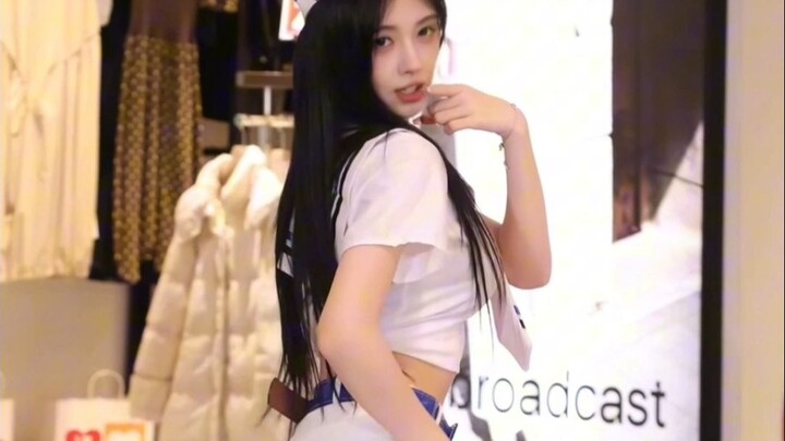 (Pseudo) Early street style video of Xiao Ju—so crazy!