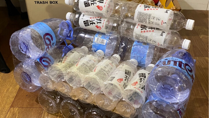 DIY Mineral Water Bottle Sofa – Rollover Version