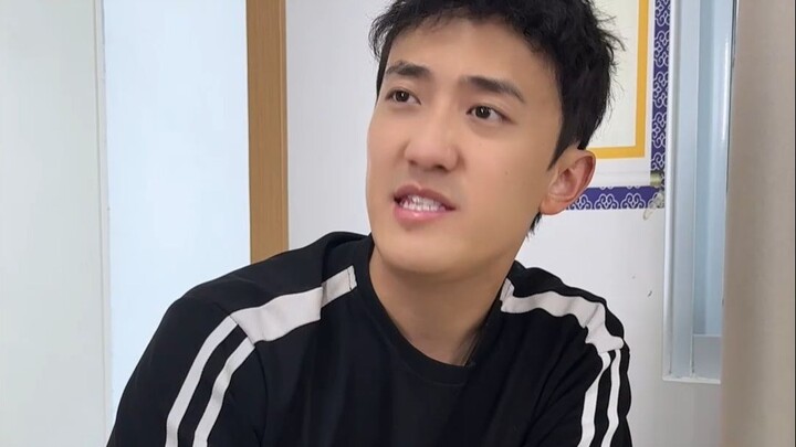 هل سيتمكن غوان ده يان وغوان تشيان حقًا من سرقة مساعدة الطلاب الفقراء أيضًا؟ هل سيتمكنان من أخذها بنج