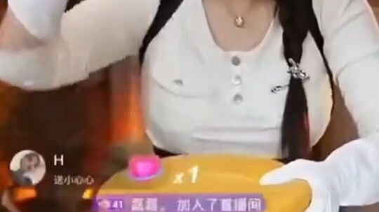 Xem đoạn này mà sao có thể không cười được chứ? Cảm thấy áp lực quá thì vào xem streamer này với anh