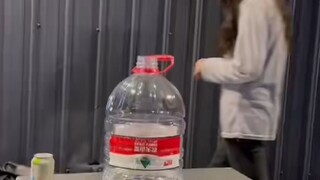 Bổ sung hồ sơ: Phụ nữ cầm dao săn giết trẻ em lúc nửa đêm