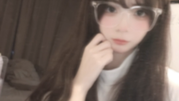 Đeo kính hay không đeo kính?