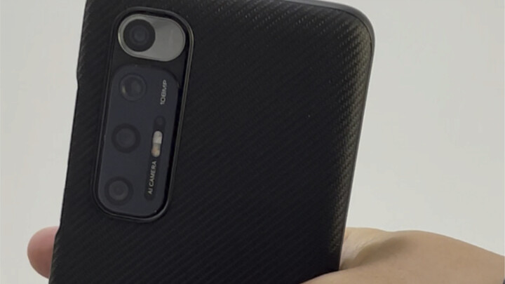 My undergraduate salary last month was 2,600. My girlfriend's associate-degree salary last month was