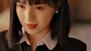 Fang_sichang__Pelayan_baru_tak_sengaja_rebut_hati_CEO_dingin__lalu_dia_manjai_sepenuh_hati(360p)