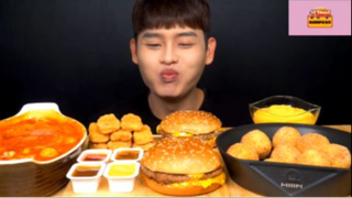 Mukbang Tokboki phomai và hamburger #anngon