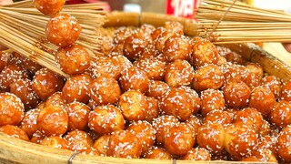 Never underestimate the street food that costs only two yuan a bunch!!