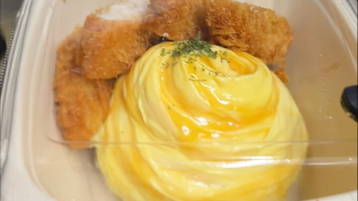 Mind-Blowing Artistic Egg Rice Bowl