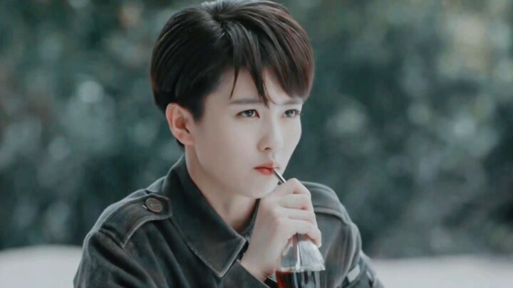 مشاهد القتال مذهلة! هذه هي الحقيقة بحق في التنكر بالملابس الرجالية! “بعد استلام الميدالية الذهبية، س