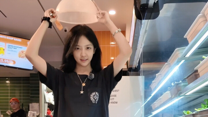 Đằng sau mỗi bữa ăn ngon là một chiếc dạ dày cần được món mala tang giải cứu.